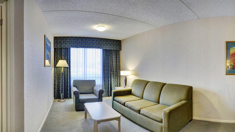 Residence Inn By Marriott Laval Eksteriør billede